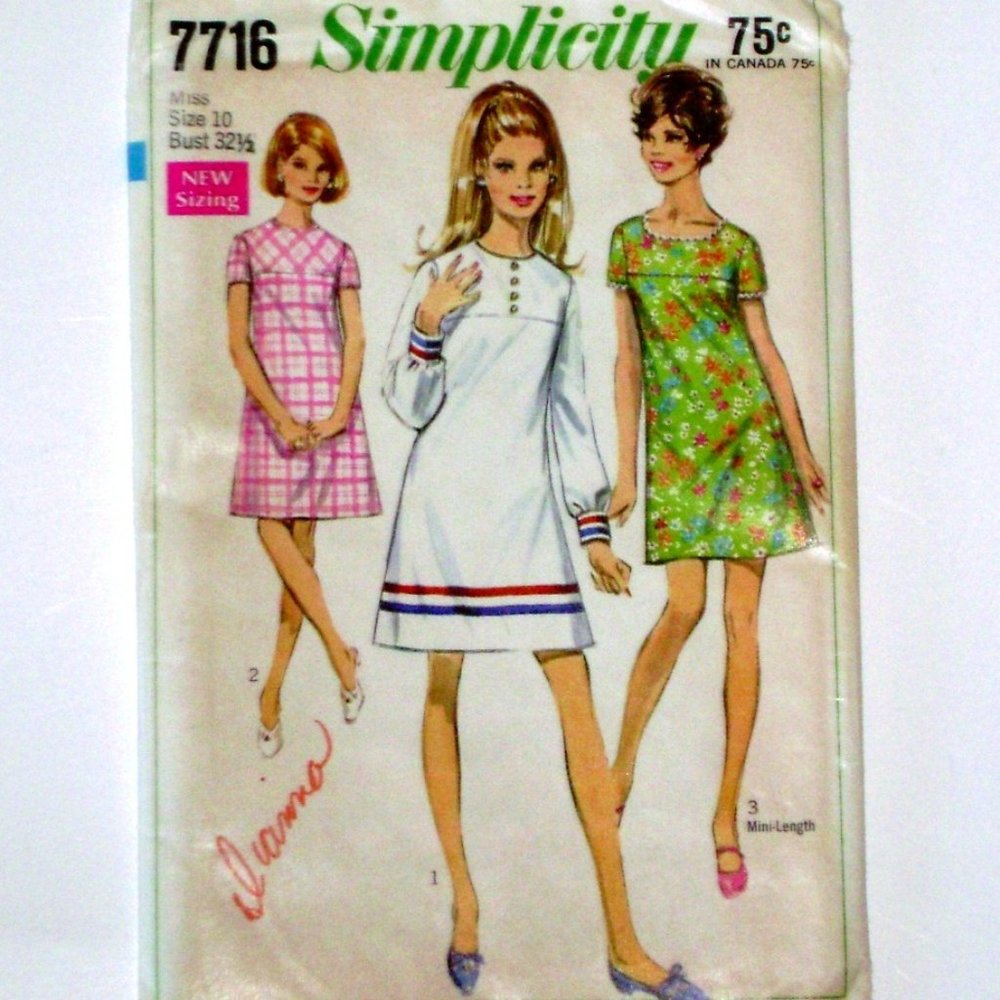 VTG 1968 UNCUT Simplicity A-Line Mod Dress Sewing Pattern
